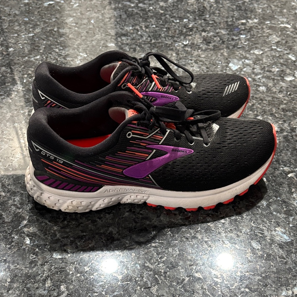 Brooks Adrenaline Athletic Shoes - Picture 5 of 8
